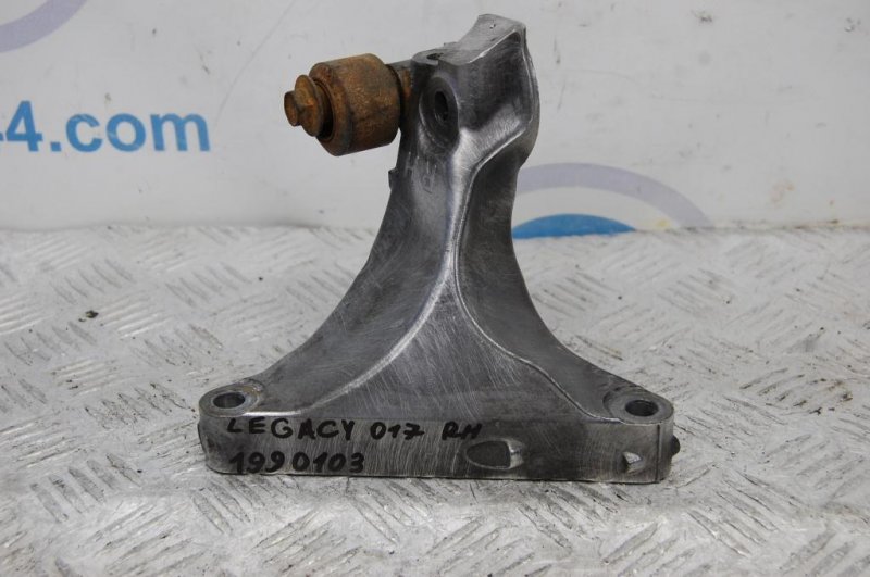 Кронштейн КПП SUBARU LEGACY BN 14-18 2017 Седан 2.5 30450AA000 Б/У