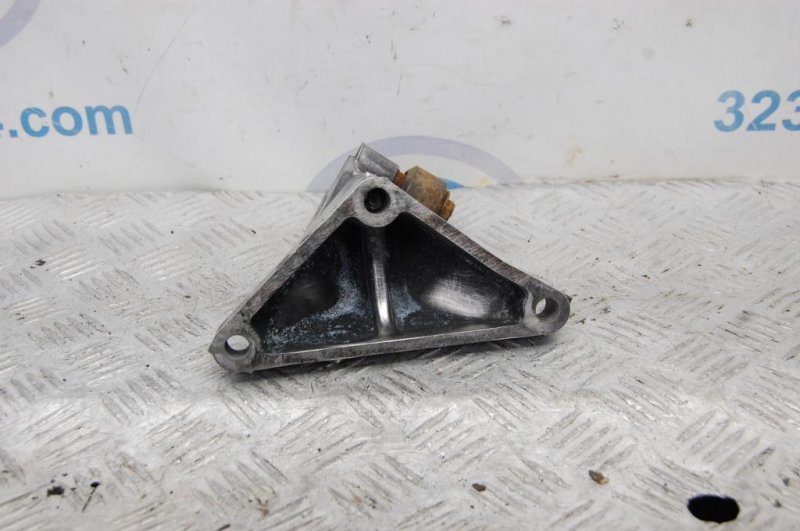 Кронштейн КПП LEGACY BN 14-18 2017 Седан 2.5