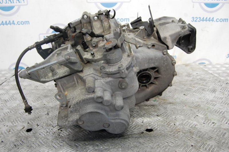 МКПП KIZASHI 09-14 2011 Седан 2.4 МКПП KIZASHI 09-14 2011 Седан 2.4