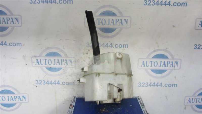 Бачок омывателя INFINITI M35/M45 04-10 Бачок омывателя INFINITI M35/M45 04-10