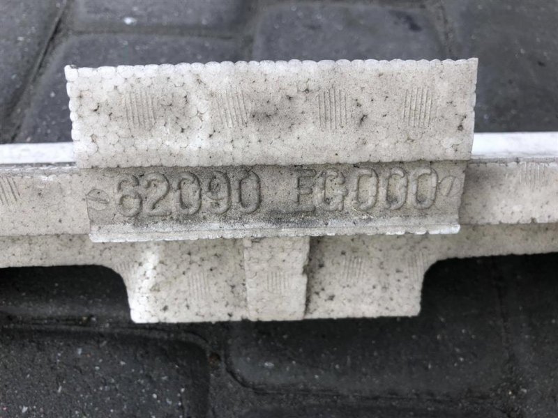 Наполнитель бампера передний INFINITI M35/M45 04-10 Наполнитель бампера передний INFINITI M35/M45 04-10