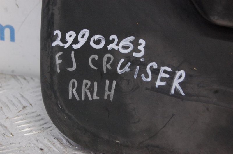 Брызговик задний левый TOYOTA FJ CRUISER 06-15 GSJ10 4.0 1GRFE