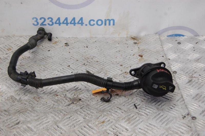 Крышка маслозаливной горловины INFINITI QX30 16-20 2016 Внедорожник 2.0 20PET 15255-HG00C Б/У