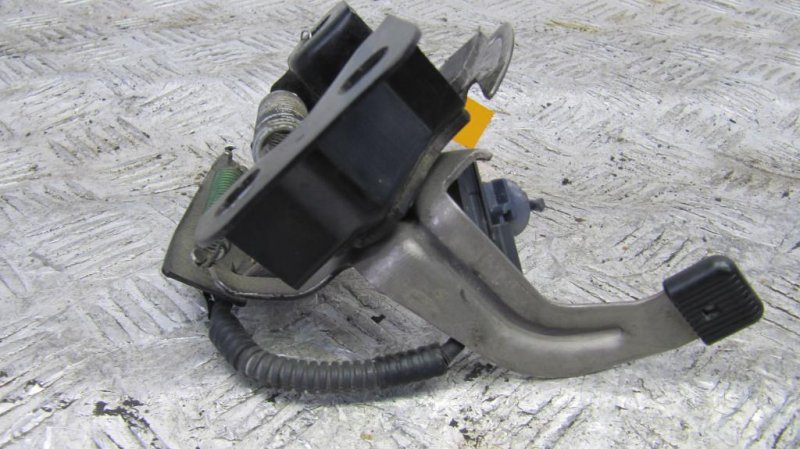 Замок капота PILOT 08-15 Замок капота PILOT 08-15