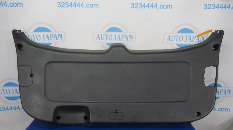 Обшивка крышки багажника KIA SORENTO XM 09-14 81751-1U000 Б/У