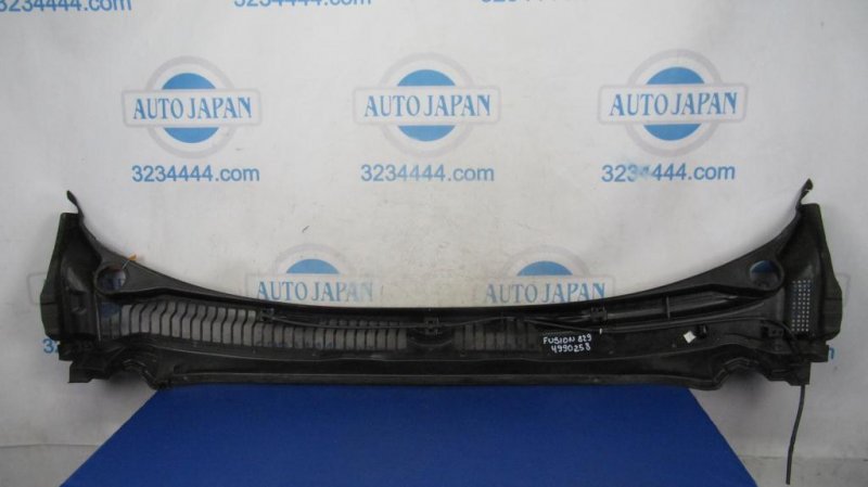 Пластик под лобовое стекло / Жабо FORD FUSION 14- Седан C20EDEF