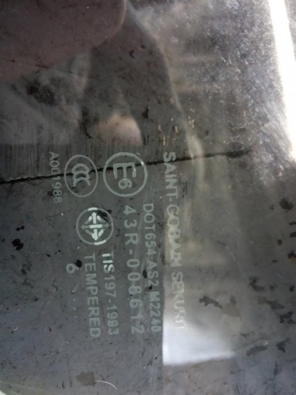 Стекло двери переднее левое MAZDA 3 BK 03-08 Седан 2.3