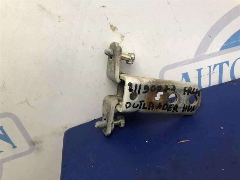 Петля двери нижняя передняя левая MITSUBISHI OUTLANDER 03-07 2003 Внедорожник 2.4 MR302270 Б/У