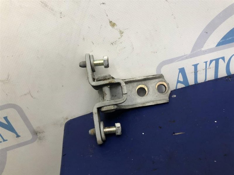 Петля двери нижняя передняя левая OUTLANDER 03-07 2003 Внедорожник 2.4