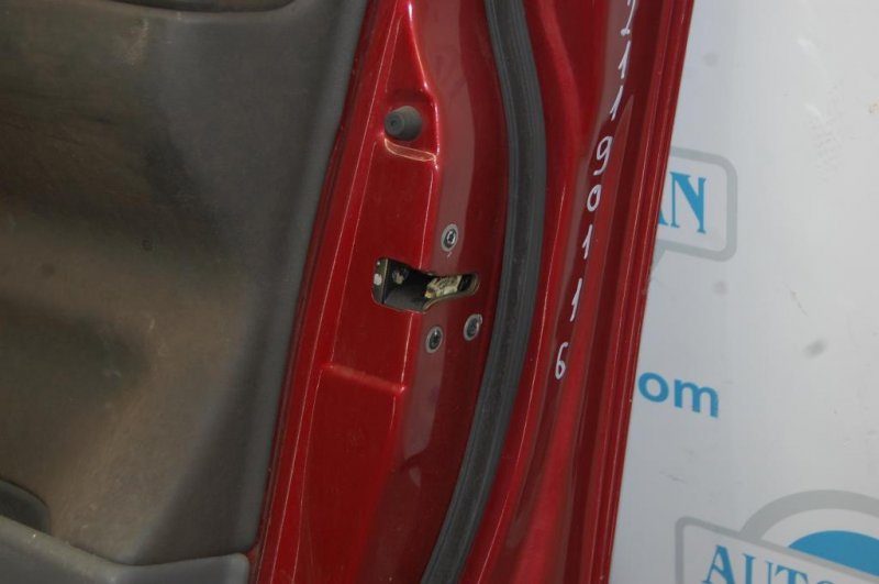 Дверь передняя правая QX56 / TITAN / ARMADA 04-16