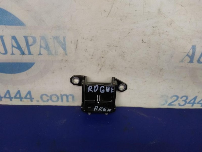 Петля двери верхняя задняя правая X-TRAIL/ROGUE T32 13-20 2017 T32 2.5 QR25DE