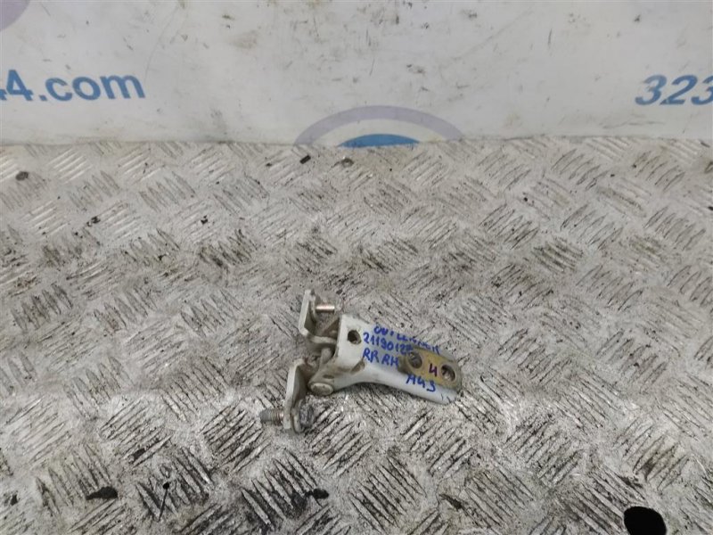 Запчасть петля двери нижняя задняя правая MITSUBISHI OUTLANDER 03-07 2003 Внедорожник 2.4 MR302270 Б/У Петля двери нижняя задняя правая MITSUBISHI OUTLANDER 03-07 2003 Внедорожник 2.4 MR302270 Б/У