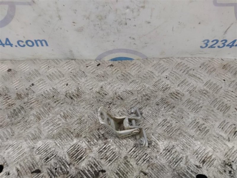 Петля двери нижняя задняя правая OUTLANDER 03-07 2003 Внедорожник 2.4 Петля двери нижняя задняя правая OUTLANDER 03-07 2003 Внедорожник 2.4