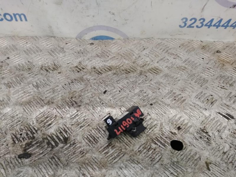 Кнопка стеклоподъемника KIA OPTIMA TF 11-16 2015 Седан 2.4 93580-2T020 Б/У