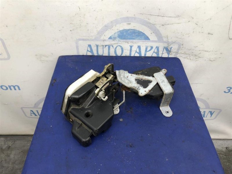 Замок двери задний левый OUTLANDER 03-07 2003 Внедорожник 2.4