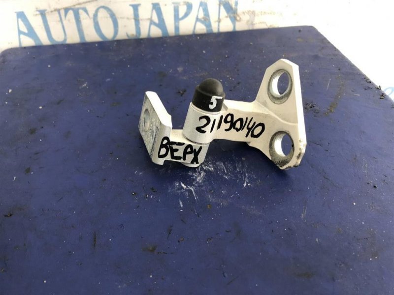 Петля двери верхняя задняя левая VOLKSWAGEN PASSAT CC 08-12 2012 358 2.0 CBFA 3C4 833 401 D Б/У