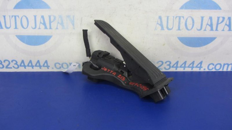 Педаль газа VOLKSWAGEN JETTA USA 10-17 2015 162 2.0 CBPA 1K1 723 503 AR Б/У