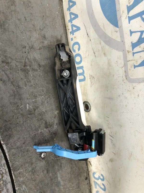 Ручка двери наружная задняя правая AURIS 06-12 Ручка двери наружная задняя правая AURIS 06-12