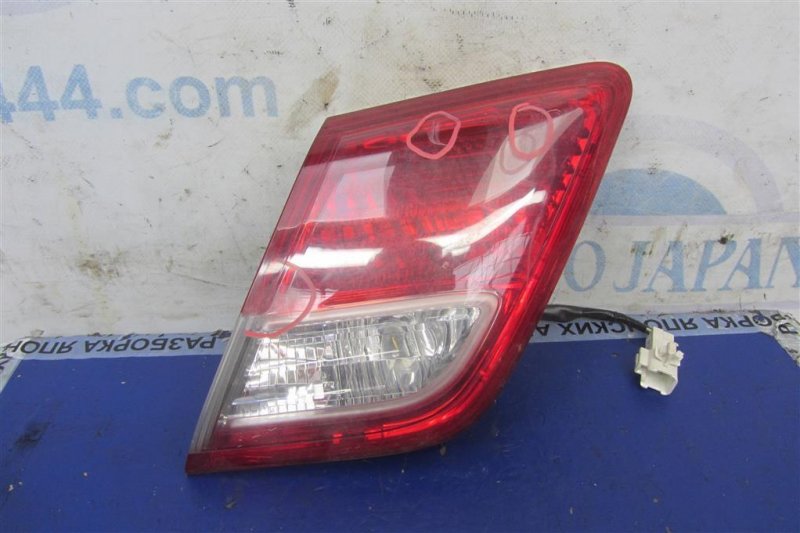 Фонарь внутренний задний правый TOYOTA CAMRY 40 06-11 81580-06120 Б/У