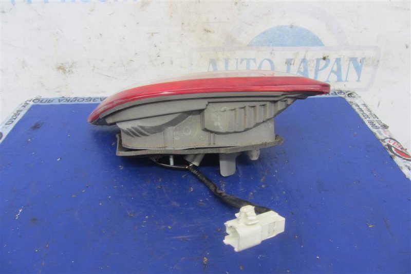 Фонарь внутренний задний правый CAMRY 40 06-11