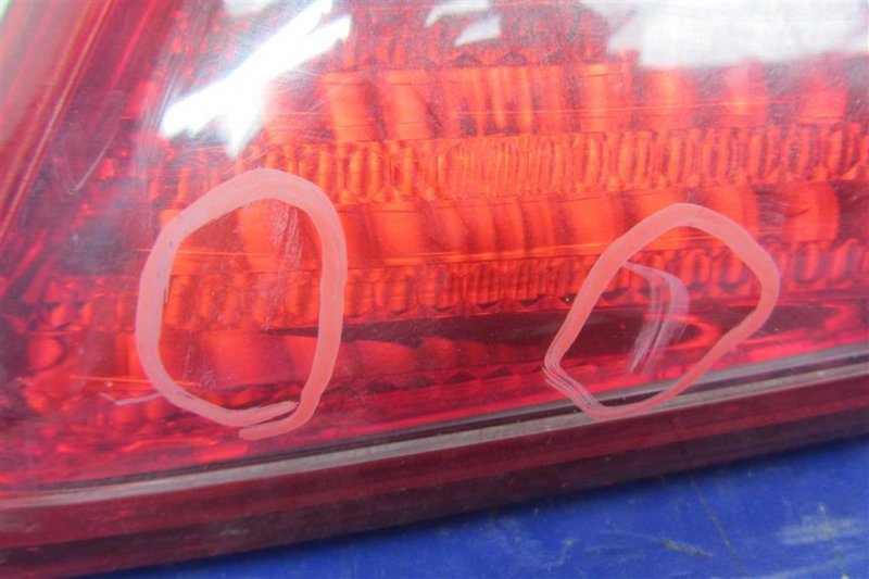 Фонарь внутренний задний правый CAMRY 40 06-11