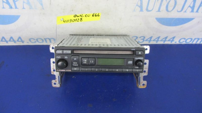 Магнитола MITSUBISHI OUTLANDER 03-07 2003 Внедорожник 2.4 MR587385 Б/У