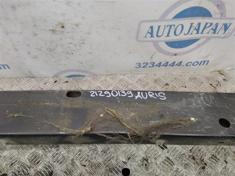 Усилитель переднего бампера AURIS 06-12