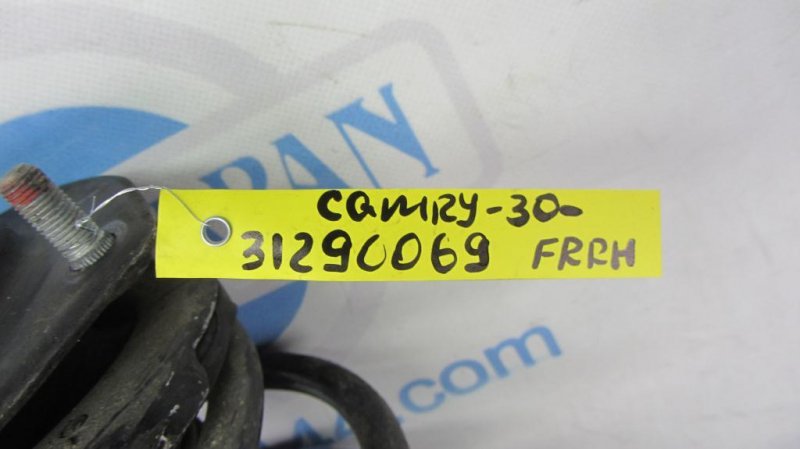 Амортизатор передний правый CAMRY 30 02-06 Амортизатор передний правый CAMRY 30 02-06