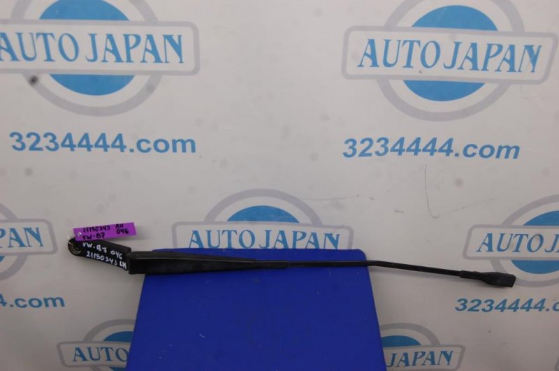 Поводок стеклоочистителя передний правый VOLKSWAGEN PASSAT B7 11-15 2013 A32 1.8 CPRA 561 955 406 Б/У