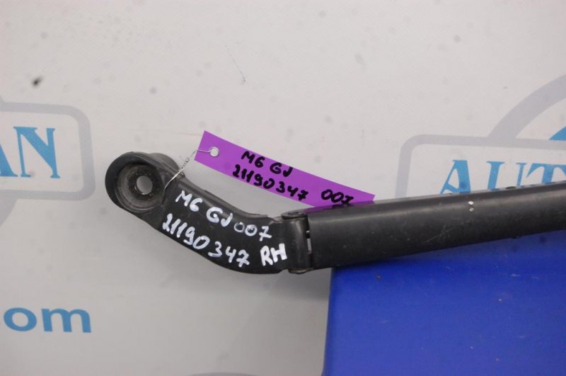 Поводок стеклоочистителя передний правый 6 GJ 12- Поводок стеклоочистителя передний правый 6 GJ 12-