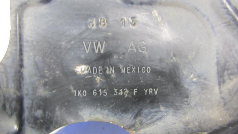 Защита тормозного диска передняя правая PASSAT B7 11-15 2013 A32 1.8 CPRA Защита тормозного диска передняя правая PASSAT B7 11-15 2013 A32 1.8 CPRA