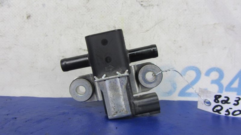 Клапан электромагнитный (вакуумный) INFINITI Q50 15-20 VR30 14930-1MG0B Б/У