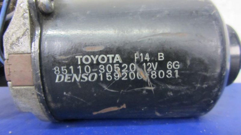 Моторчик стеклоочистителя передний GS350 GS300 05-11