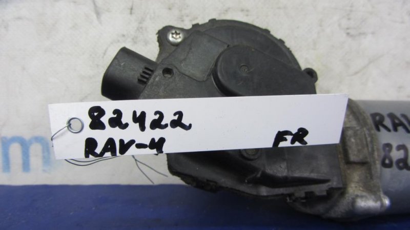 Моторчик стеклоочистителя передний RAV4 05-12