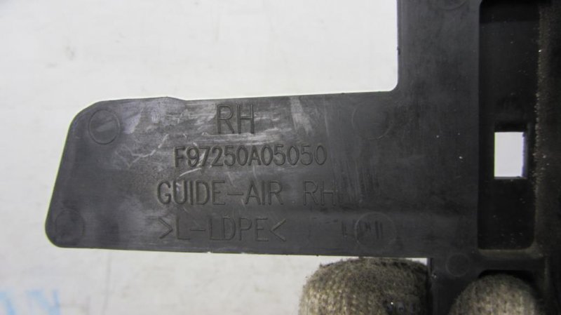 Дефлектор радиатора правый TEANA J31 03-07