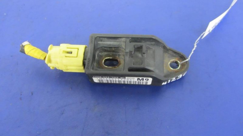 Датчик удара HONDA ACCORD CL7 / TSX 03-08 77930-SDA-Y82 Б/У