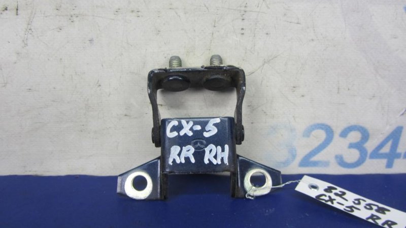 Петля крышки багажника правая MAZDA CX-5 (KE) 11-17 2016 Внедорожник 2.5 C513-62-210A Б/У