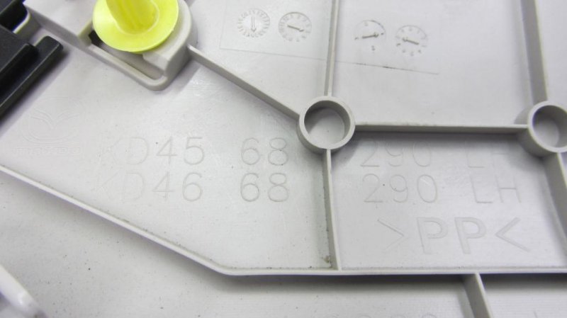 Накладка на стойку кузова CX-5 (KE) 11-17 2016 Внедорожник 2.5 Накладка на стойку кузова CX-5 (KE) 11-17 2016 Внедорожник 2.5