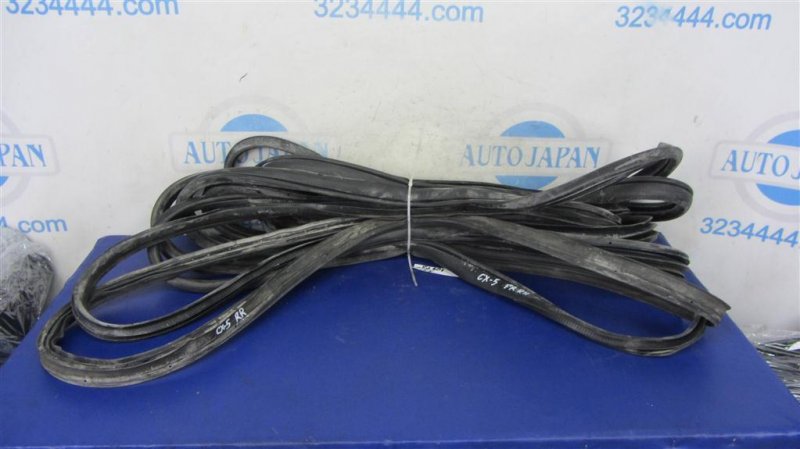 Уплотнитель двери MAZDA CX-5 (KE) 11-17 2016 Внедорожник 2.5 KD53-68-911A Б/У