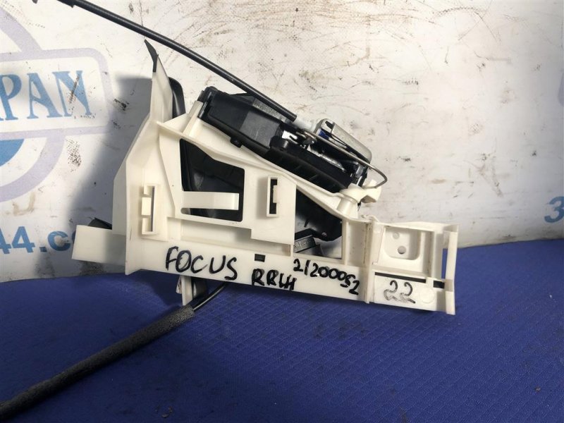 Замок двери задний левый FORD FOCUS 10-18 2017 Седан 2.0 F1EZ-5426413-B Б/У