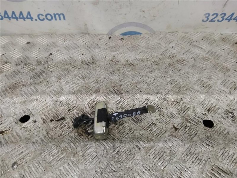 Запчасть ограничитель двери задний левый TOYOTA CAMRY 50 12-15 68630-33092 Б/У Ограничитель двери задний левый TOYOTA CAMRY 50 12-15 68630-33092 Б/У