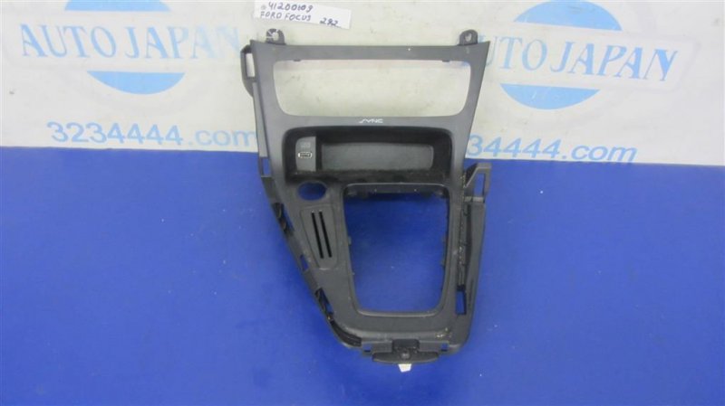 Консоль КПП FORD FOCUS 10-18 2017 Седан 2.0 F1EZ-58044D90-CB Б/У