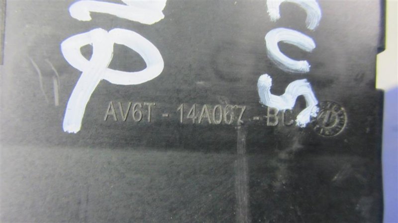 Блок предохранителей моторный отсек FOCUS 10-18 2017 Седан 2.0 Блок предохранителей моторный отсек FOCUS 10-18 2017 Седан 2.0