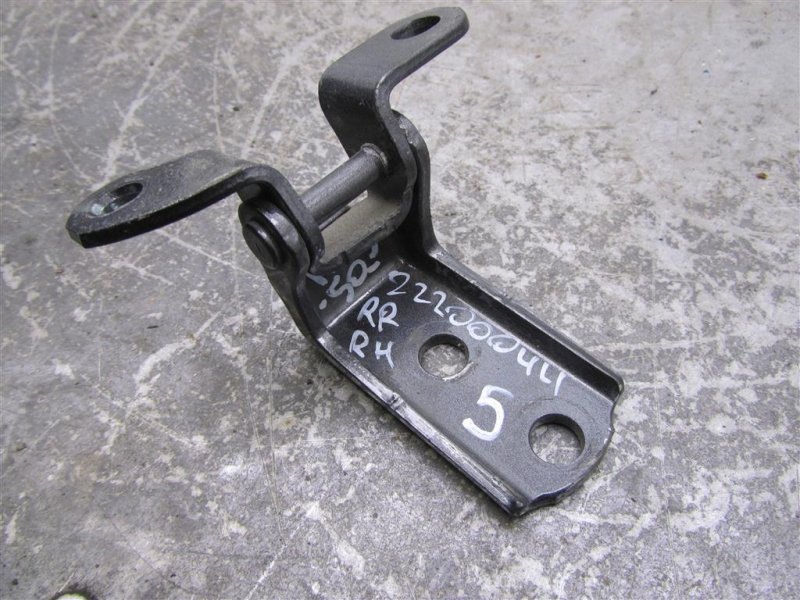 Запчасть петля двери нижняя задняя правая TOYOTA CAMRY 50 12-15 68770-02050 Б/У Петля двери нижняя задняя правая TOYOTA CAMRY 50 12-15 68770-02050 Б/У