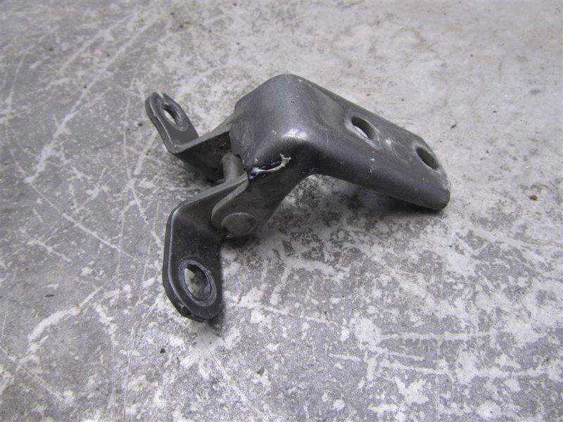 Петля двери нижняя задняя правая CAMRY 50 12-15 Петля двери нижняя задняя правая CAMRY 50 12-15