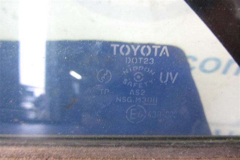 Стекло двери глухое заднее левое TOYOTA CAMRY 40 06-11