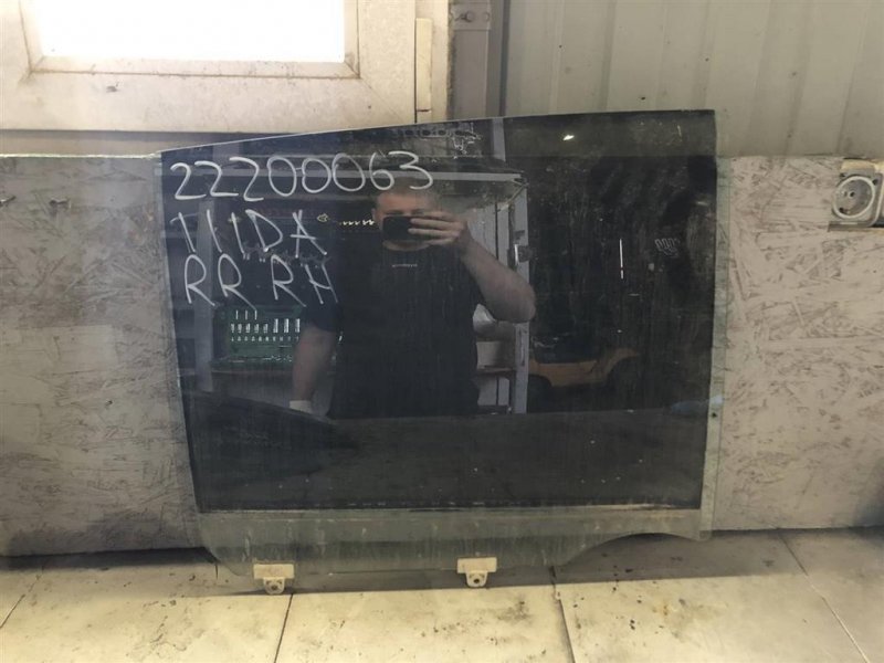 Стекло двери заднее правое NISSAN TIIDA/VERSA C11 04-11 82300-EL000 Б/У