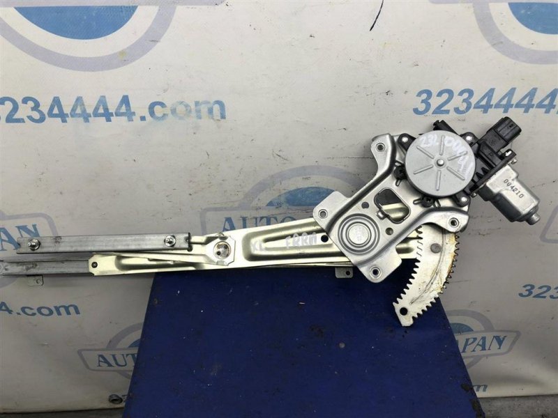 Стеклоподъемник передний правый MITSUBISHI OUTLANDER XL 05-13 2010 Внедорожник 2.4 5713A088 Б/У