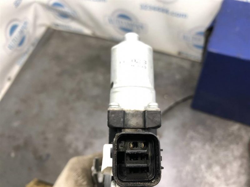 Стеклоподъемник передний правый MITSUBISHI OUTLANDER XL 05-13 Внедорожник 2.4