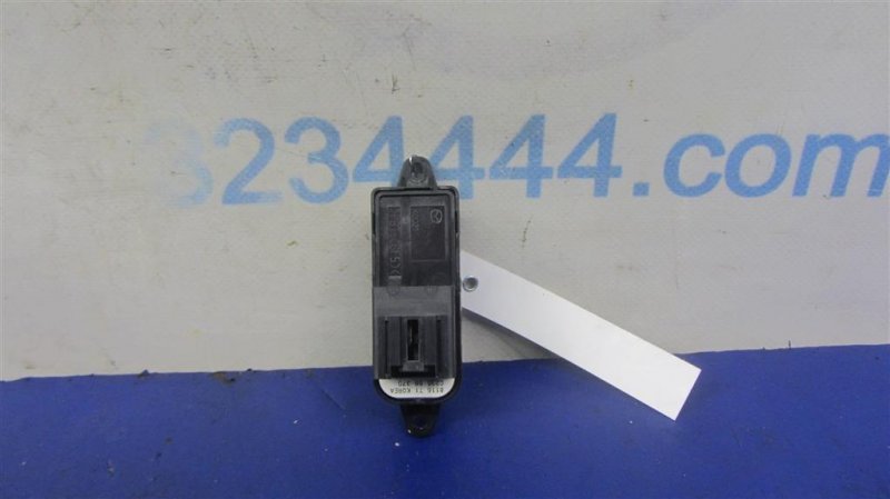 Кнопка стеклоподъемника задняя MAZDA 6 GH 07-12 Седан 2.5 Кнопка стеклоподъемника задняя MAZDA 6 GH 07-12 Седан 2.5